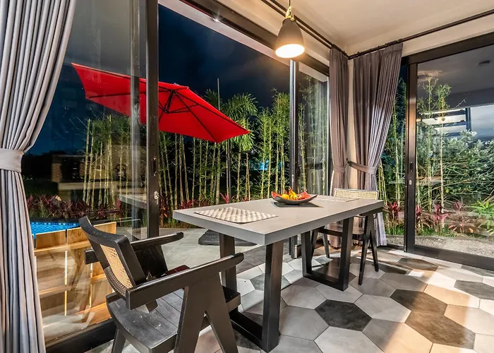 Maple Ridge - Private Pool & Rice Field View Villa *